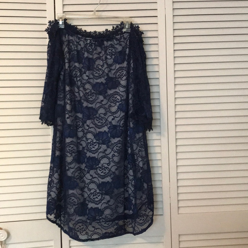 Lace dress, fully lined